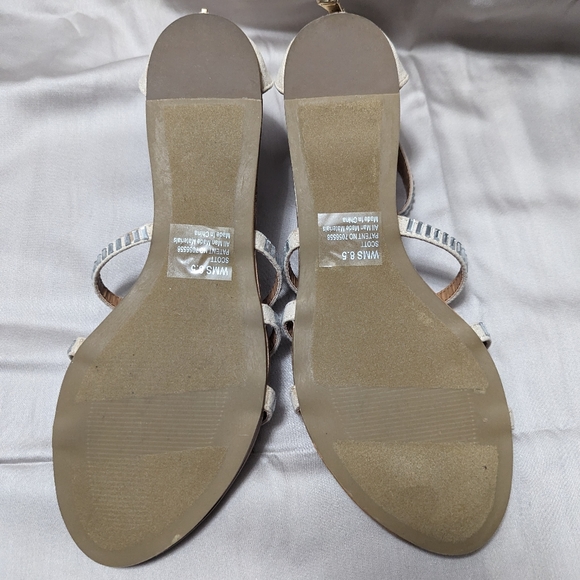 Size 8.5 Report Gladiator Sandals Nude with Silver Accents - Picture 3 of 4